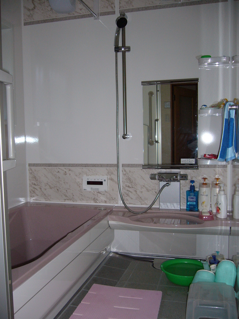 ぽかぽかお風呂　高断熱浴槽、バリアフリー：足利市鹿島