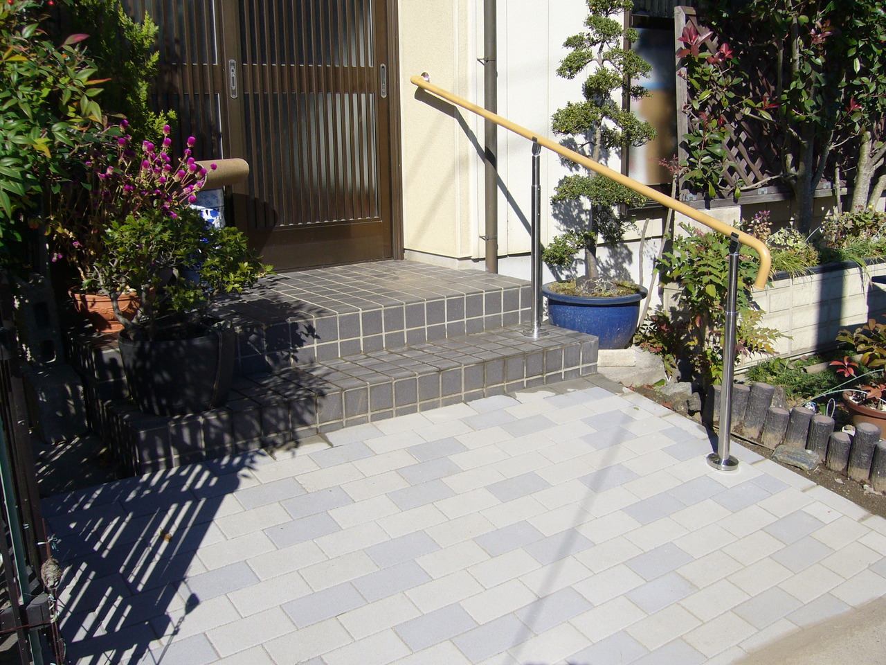 アプローチを手すり付スロープに！＜足利市本城＞