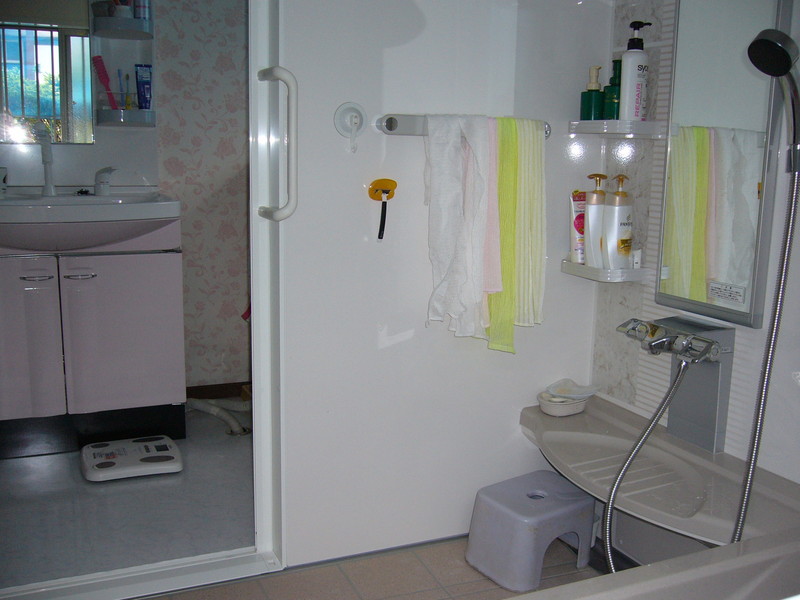 風呂の増築　0.75坪から1坪へ《しっかり保温。浴槽のお湯も冷めにくい！》足利市